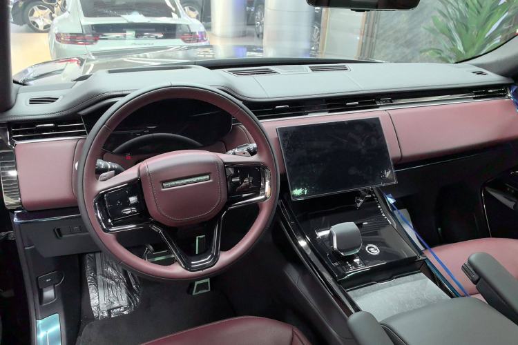 Used Land Rover Range Sport 2025 400 PS Flagship Version Interior 3