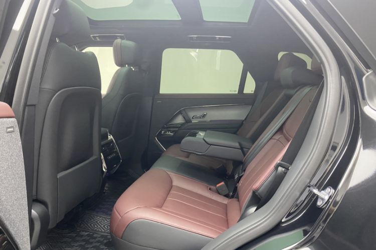 Used Land Rover Range Sport 2025 400 PS Dynamic SE Interior 3