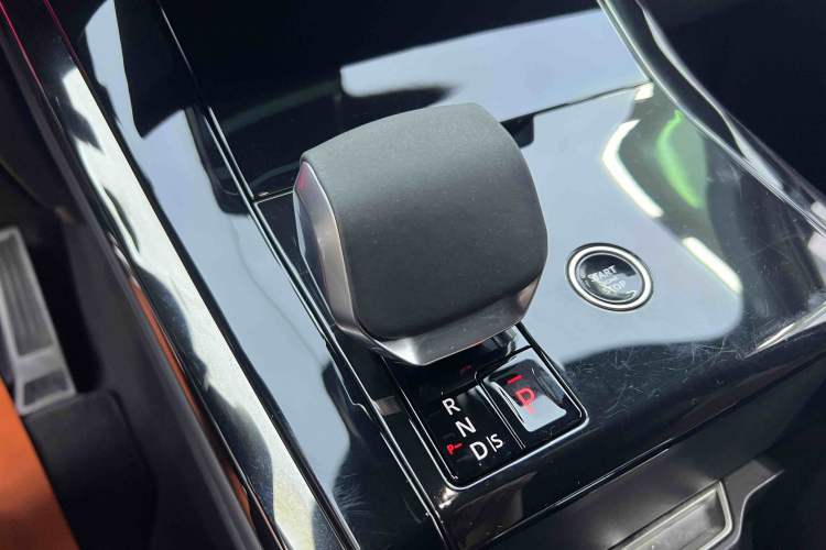 Used Land Rover Range Sport 2025 400PS Stealth Edition Interior 4