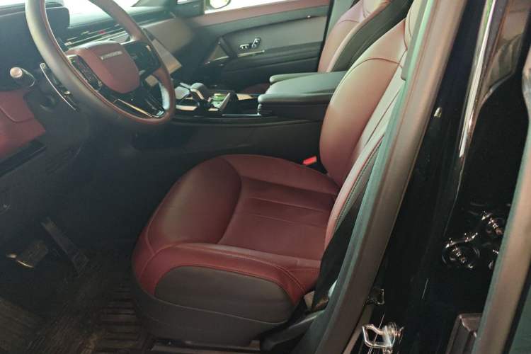 Used Land Rover Range Sport 2025 400 PS Dynamic SE Left Front Seat