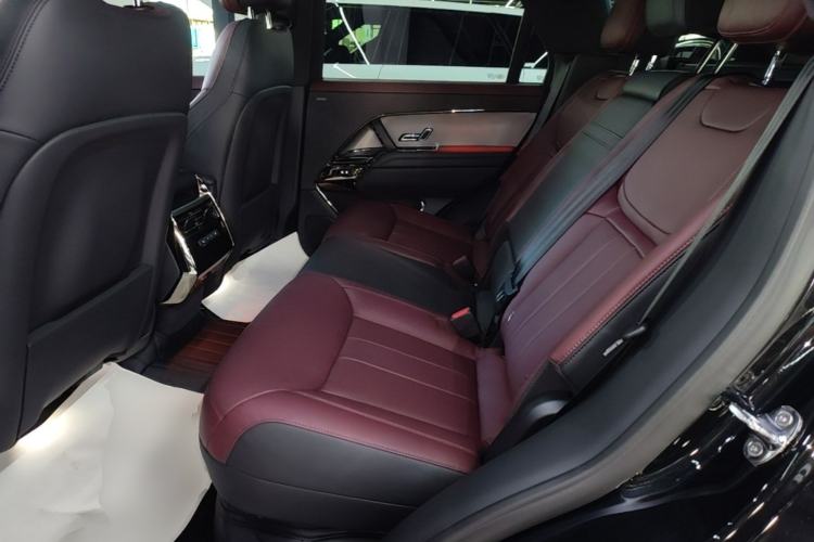 Used Land Rover Range Sport 2025 400 PS Dynamic SE Left Rear Seat