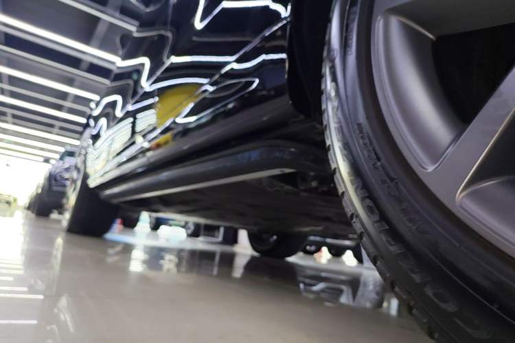 Used Land Rover Range Sport 2025 400 PS Dynamic SE Left Side Sill