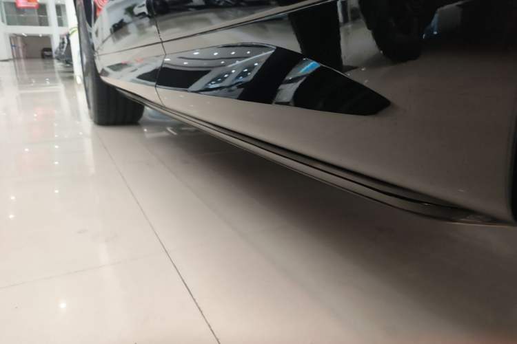 Used Land Rover Range Sport 2025 400 PS Dynamic SE Left Side Sill