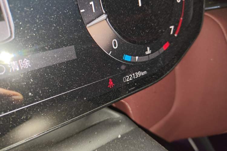 Used Land Rover Range Sport 2025 400PS Stealth Edition Odometer Close Up
