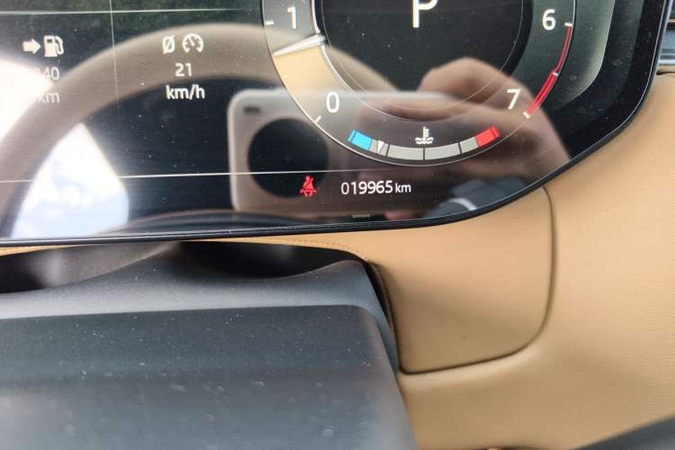 Used Land Rover Range Sport 2025 400 PS Dynamic SE Odometer Close Up