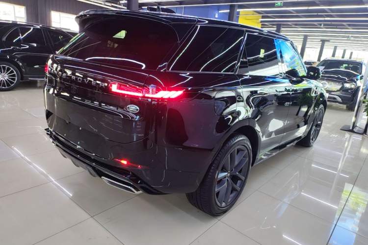 Used Land Rover Range Sport 2025 400 PS Dynamic SE Rear Right 45 Deg