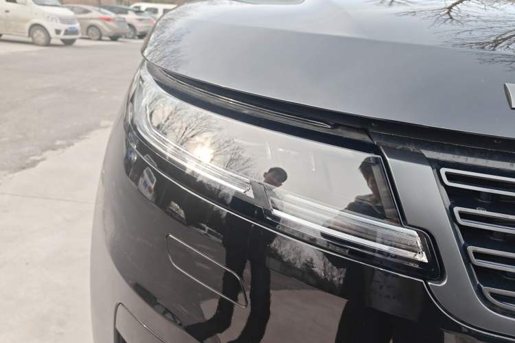 Used Land Rover Range Sport 2025 400 PS Dynamic SE Right Front Headlight