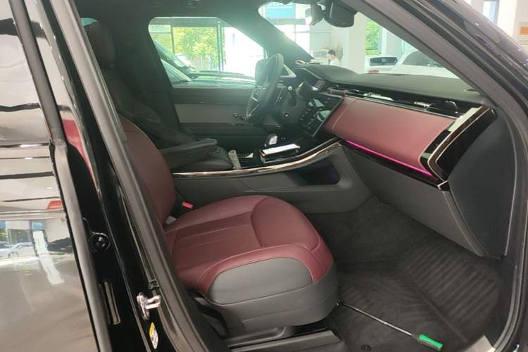 Used Land Rover Range Sport 2025 400 PS Dynamic SE Right Front Seat
