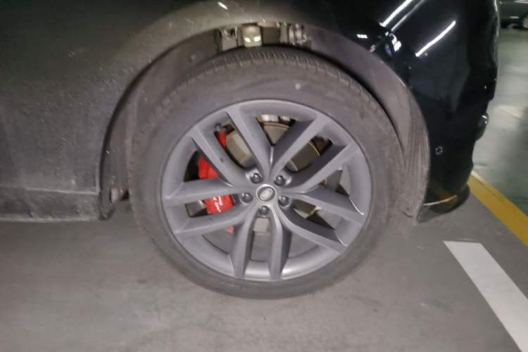 Used Land Rover Range Sport 2025 400 PS Dynamic SE Right Front Wheel Hub