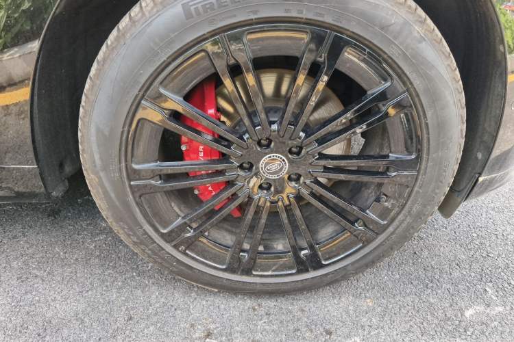 Used Land Rover Range Sport 2025 400 PS Dynamic SE Right Front Wheel Hub