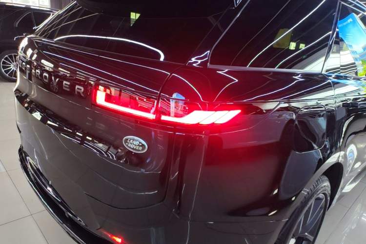 Used Land Rover Range Sport 2025 400 PS Dynamic SE Right Rear Taillight