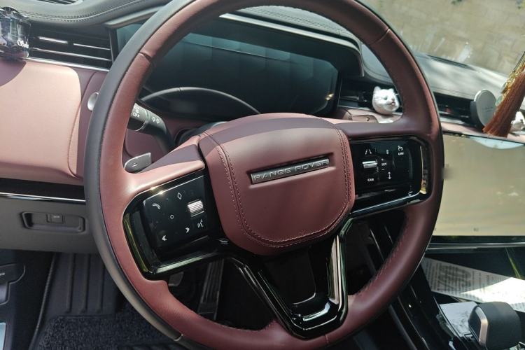 Used Land Rover Range Sport 2025 400PS Stealth Edition Steering Wheel