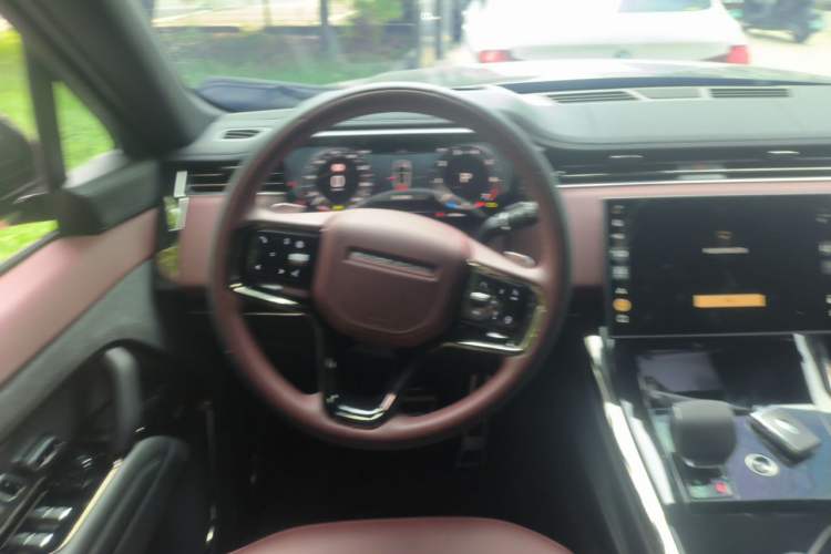 Used Land Rover Range Sport 2025 400PS Dynamic HSE Steering Wheel