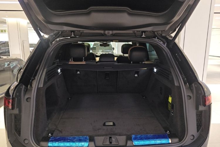 Used Land Rover Range Sport 2025 400 PS Dynamic SE Trunk