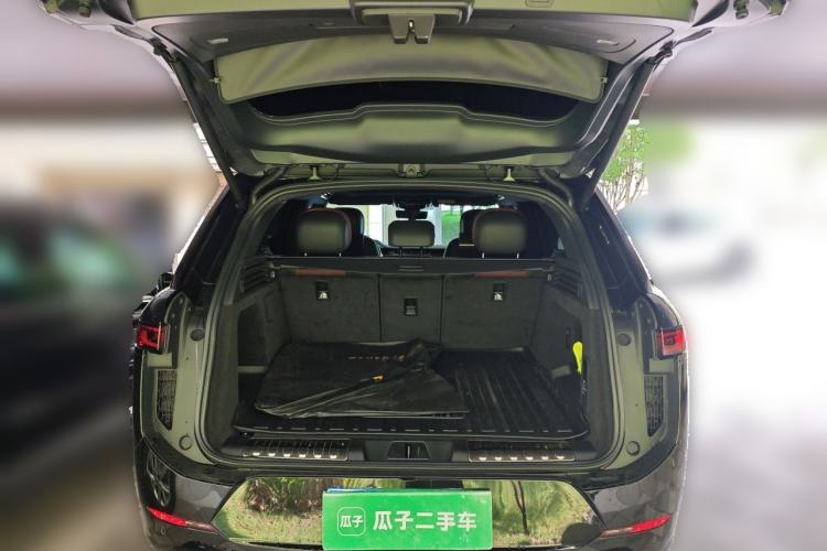 Used Land Rover Range Sport 2025 400 PS Dynamic SE Trunk