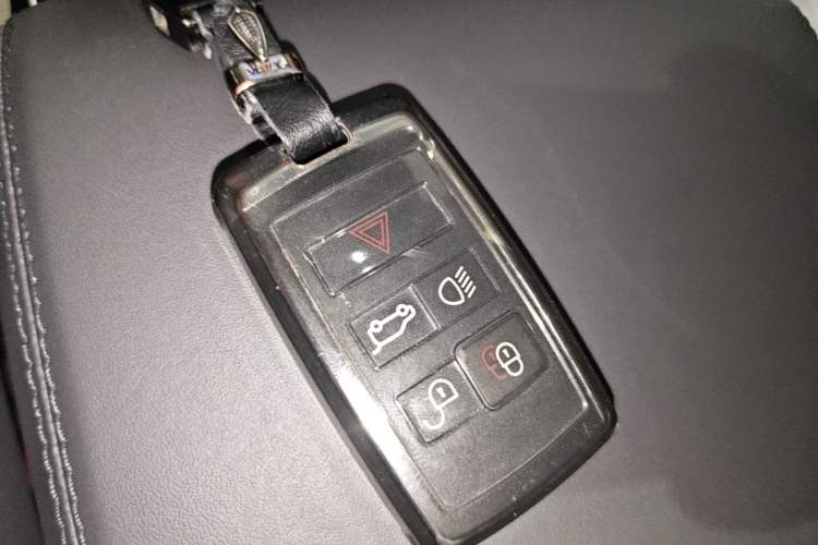 Used Land Rover Range Sport 2025 400 PS Dynamic SE Vehicle Key