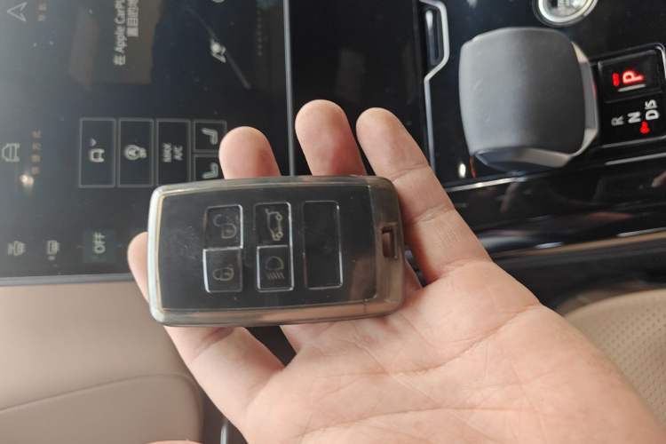 Used Land Rover Range Sport 2025 400 PS Dynamic SE Vehicle Key
