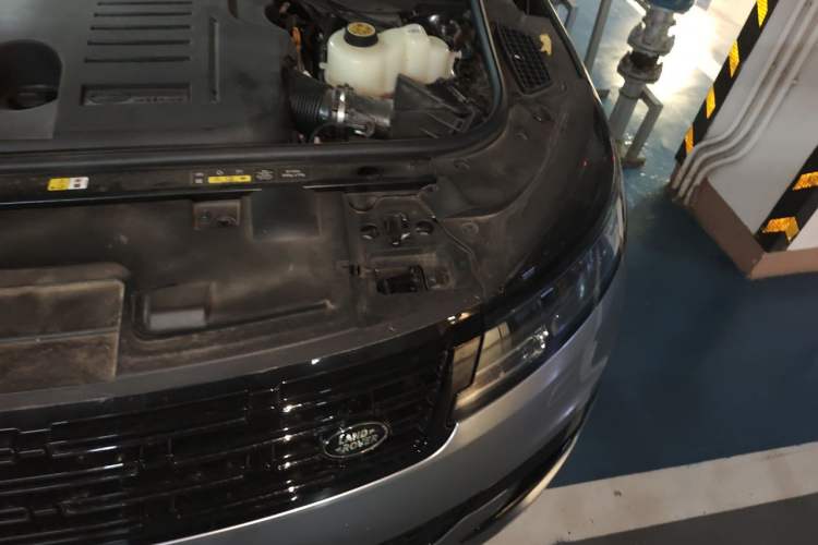 Used Land Rover Range Sport 2025 360 PS S Engine Bay Left