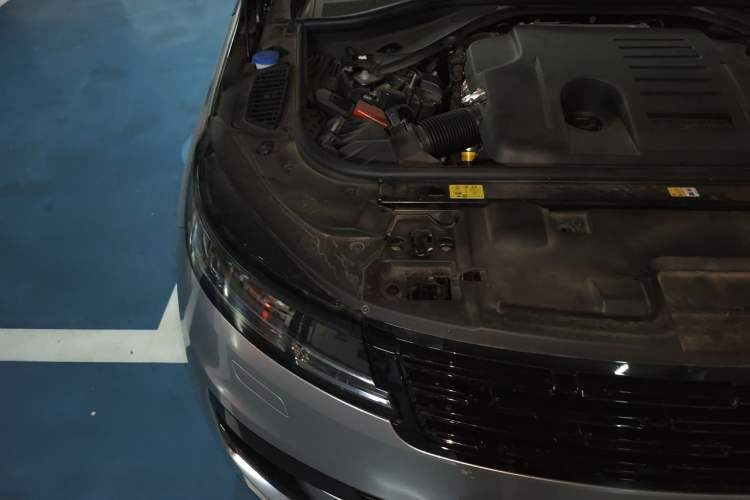 Used Land Rover Range Sport 2025 360 PS S Engine Bay Right