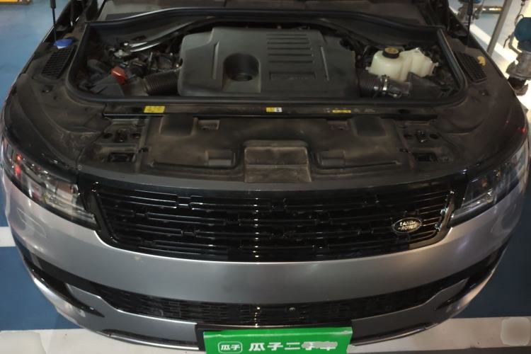 Used Land Rover Range Sport 2025 360 PS S Engine Bay