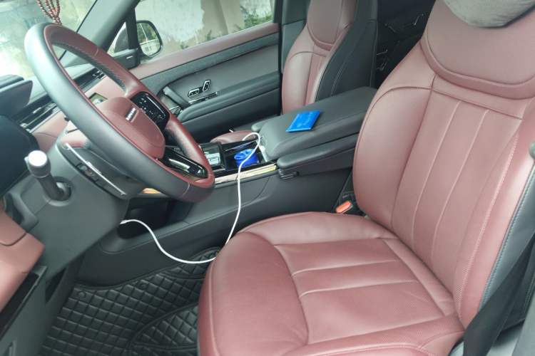 Used Land Rover Range Sport 2025 400 PS Dynamic SE Left Front Seat