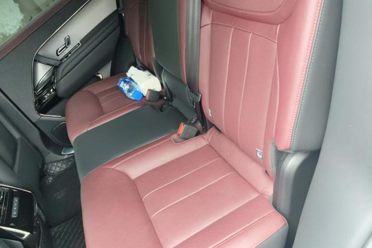Used Land Rover Range Sport 2025 400 PS Dynamic SE Left Rear Seat