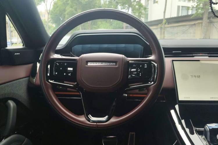Used Land Rover Range Sport 2025 400 PS Dynamic SE Steering Wheel