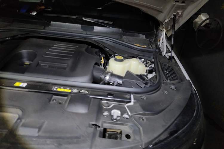 Used Land Rover Range Sport 2025 400 PS Flagship Version Engine Bay Left
