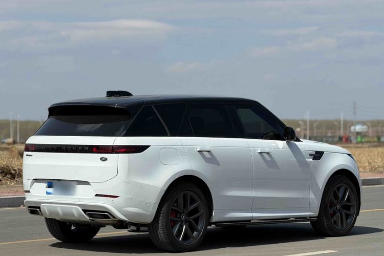 Used Land Rover Range Sport 2025 400 PS Dynamic SE Exterior 3