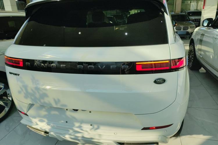 Used Land Rover Range Sport 2025 400 PS Dynamic SE Exterior 4