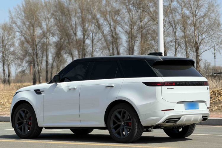 Used Land Rover Range Sport 2025 400 PS Dynamic SE Exterior 6