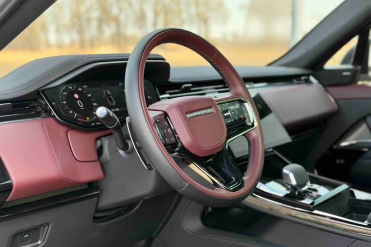 Used Land Rover Range Sport 2025 400 PS Dynamic SE Interior 2
