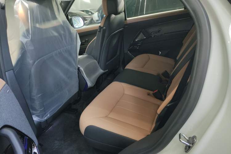 Used Land Rover Range Sport 2025 400 PS Dynamic SE Interior 4
