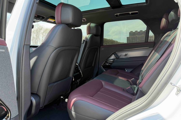 Used Land Rover Range Sport 2025 400 PS Dynamic SE Interior 7
