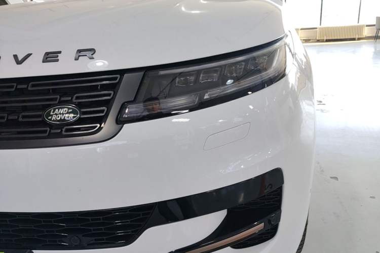 Used Land Rover Range Sport 2025 400 PS Dynamic SE Left Front Headlight