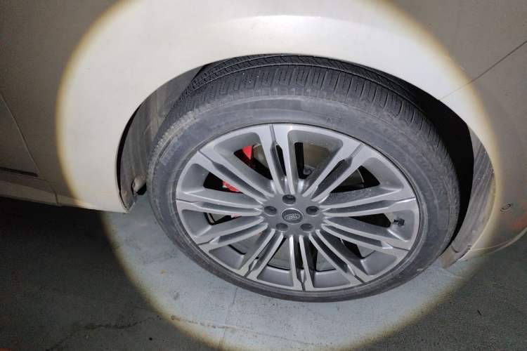 Used Land Rover Range Sport 2025 400 PS Flagship Version Right Front Wheel Hub