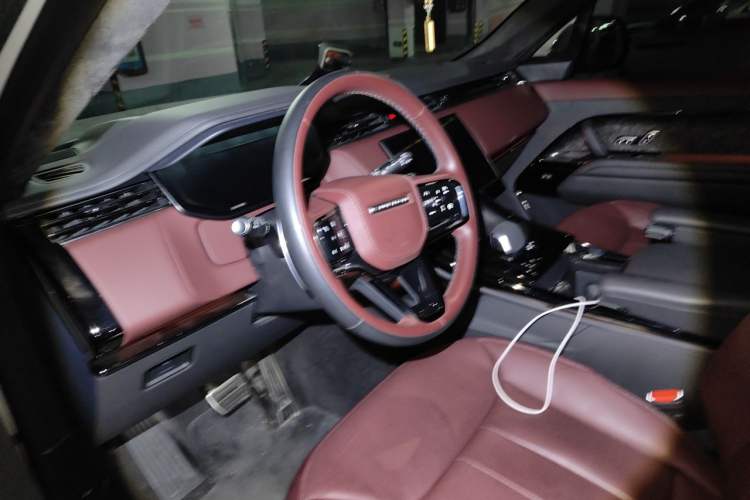 Used Land Rover Range Sport 2025 400 PS Flagship Version Steering Wheel