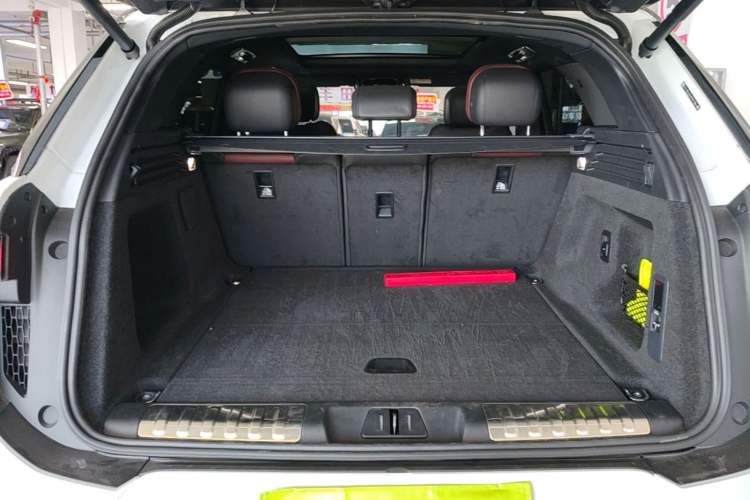 Used Land Rover Range Sport 2025 400 PS Dynamic SE Trunk