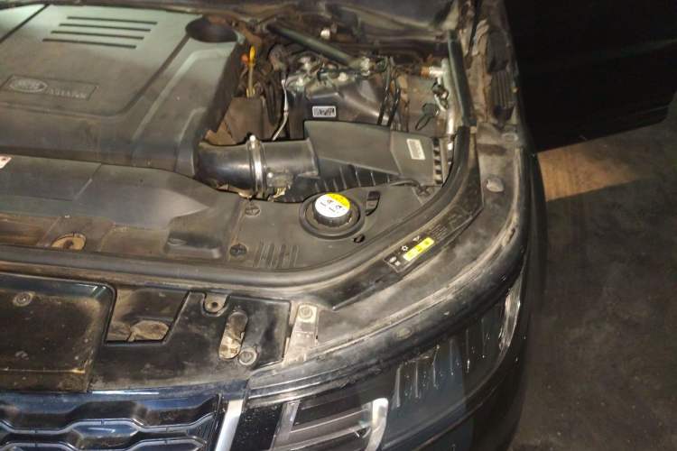 Used Land Rover Range SportNew Energy  Engine Bay Left