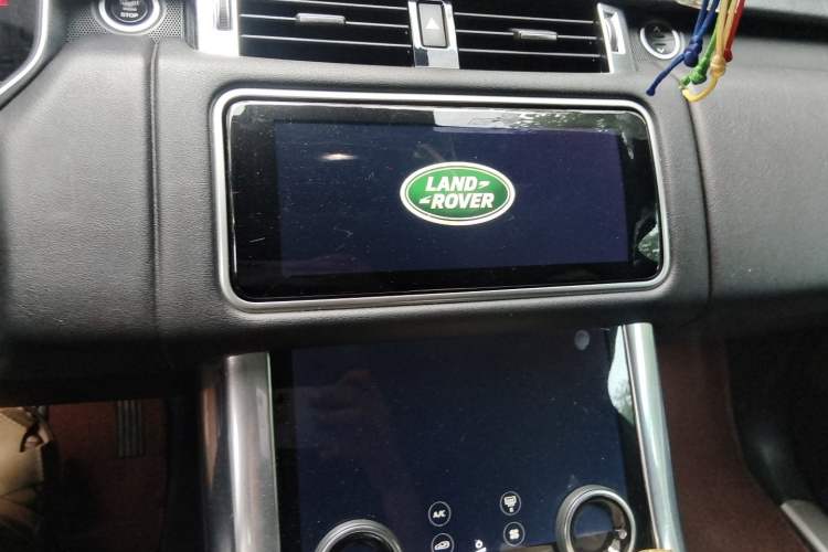 Used Land Rover Range SportNew Energy 2018 P400e Audio And AC Panel