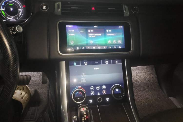 Used Land Rover Range SportNew Energy 2018 P400e Audio And AC Panel