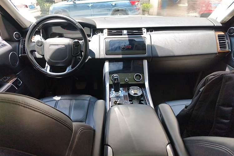 Used Land Rover Range SportNew Energy 2018 P400e Center Console