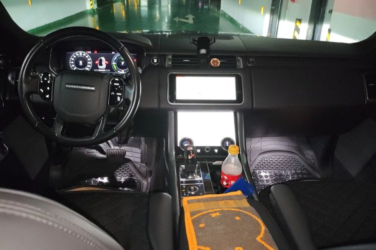 Used Land Rover Range SportNew Energy 2018 P400e Center Console