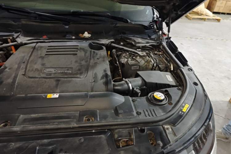 Used Land Rover Range SportNew Energy 2018 P400e Engine Bay Left