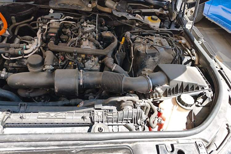 Used Land Rover Range SportNew Energy 2018 P400e Engine Bay Left