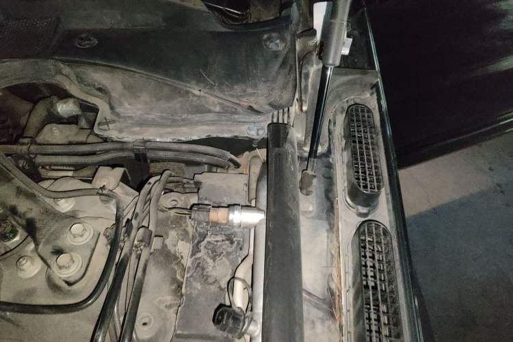Used Land Rover Range SportNew Energy 2018 P400e Engine Bay Left