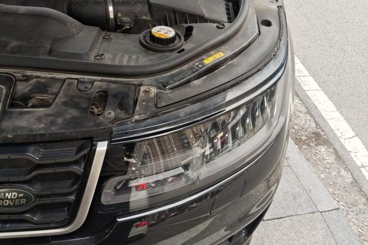 Used Land Rover Range SportNew Energy 2018 P400e Engine Bay Left