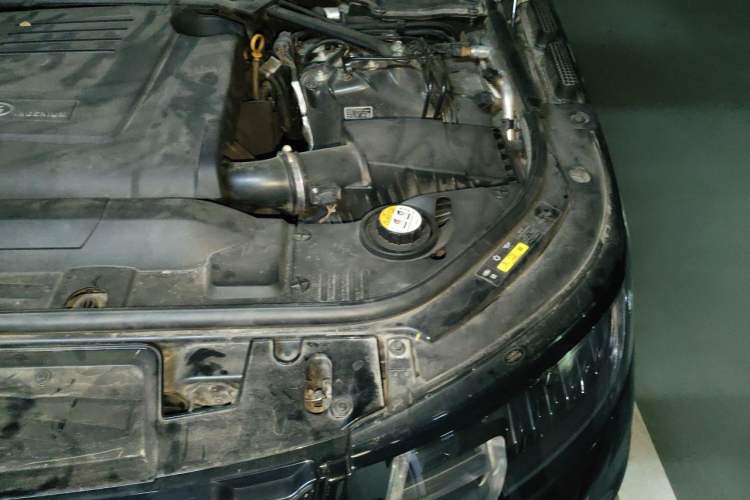 Used Land Rover Range SportNew Energy 2018 P400e Engine Bay Left