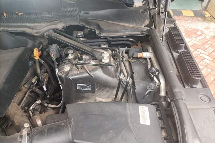 Used Land Rover Range SportNew Energy 2018 P400e Engine Bay Left