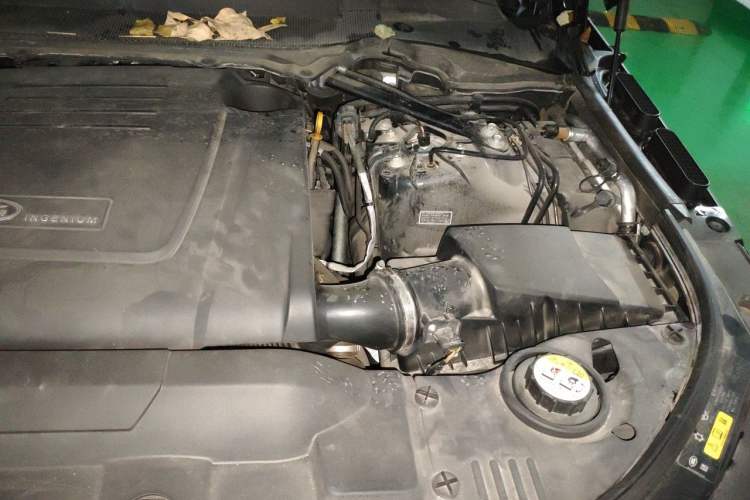 Used Land Rover Range SportNew Energy 2018 P400e Engine Bay Left